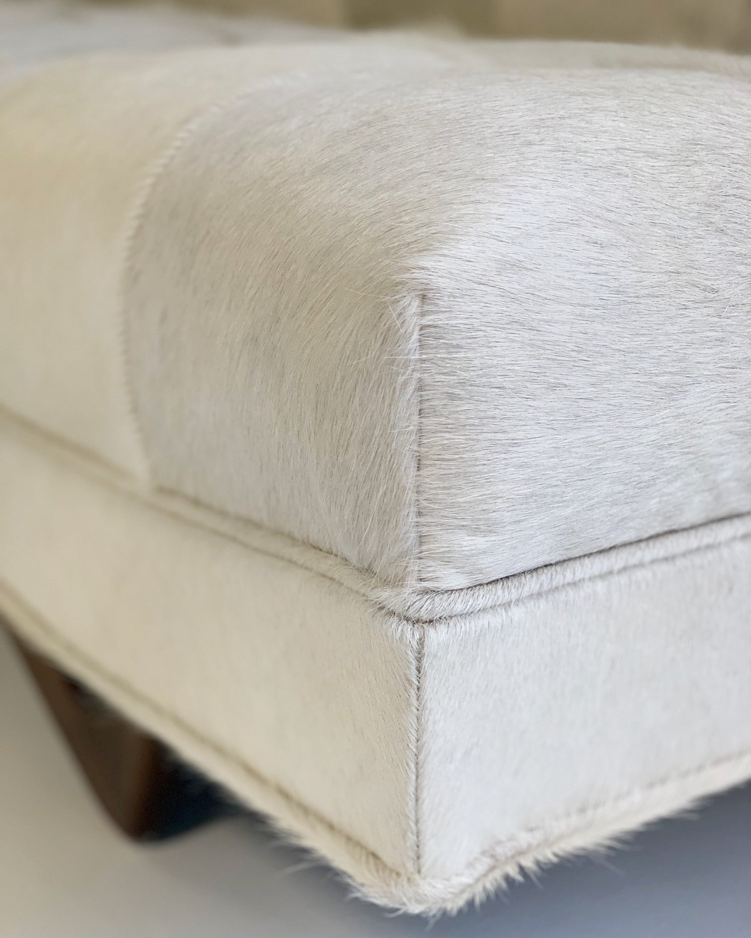 Sofa in Brazilian Cowhide - FORSYTH