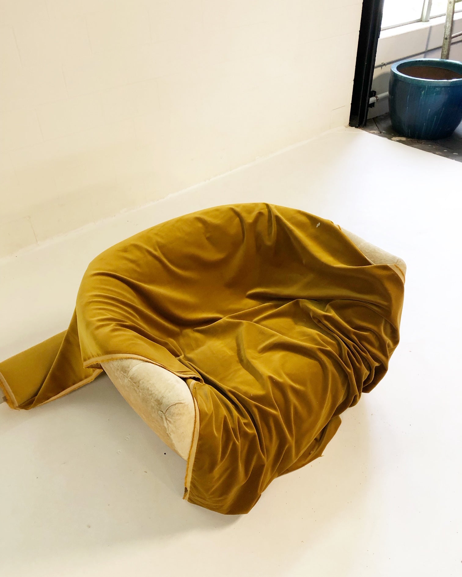 Swivel Lounge Chair in Loro Piana Velvet - FORSYTH