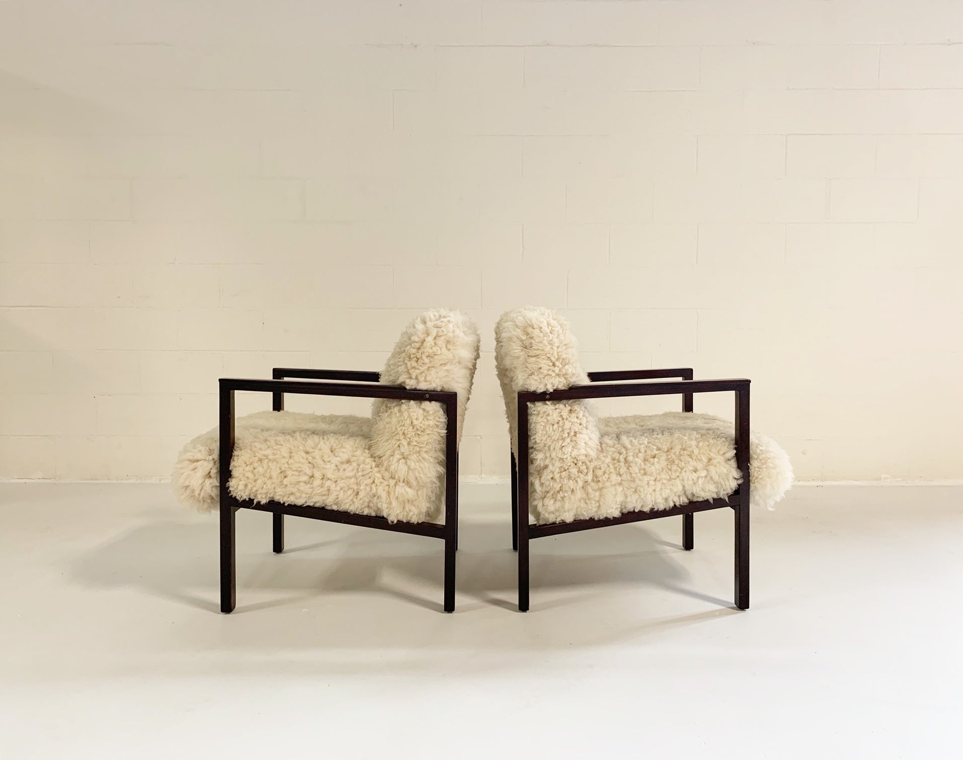 Model 406 Chairs in California Sheepskin, pair - FORSYTH