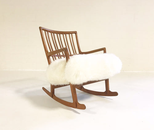 ML-33 Rocking Chair in New Zealand Sheepskin - FORSYTH