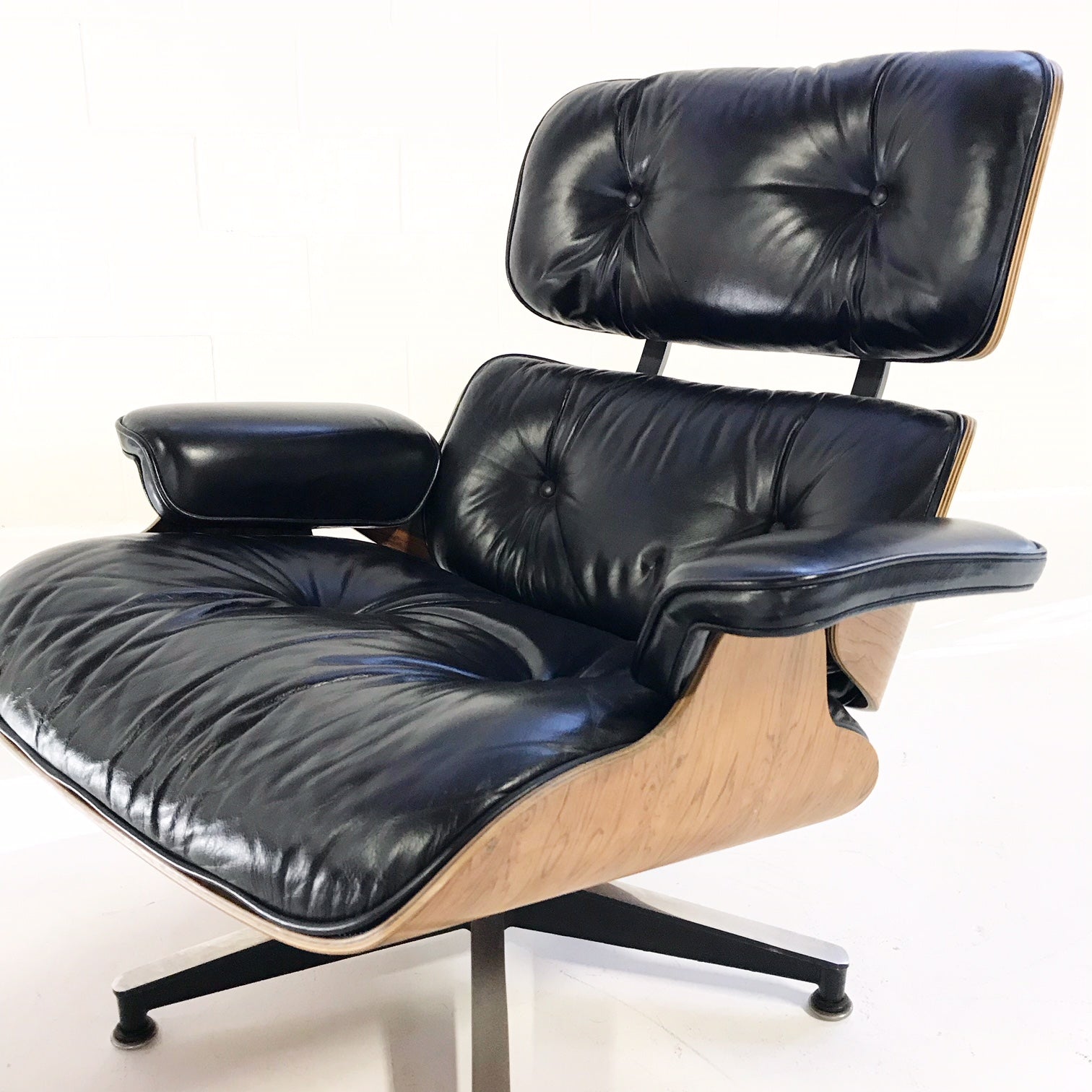 670 Lounge Chair and 671 Ottoman - FORSYTH