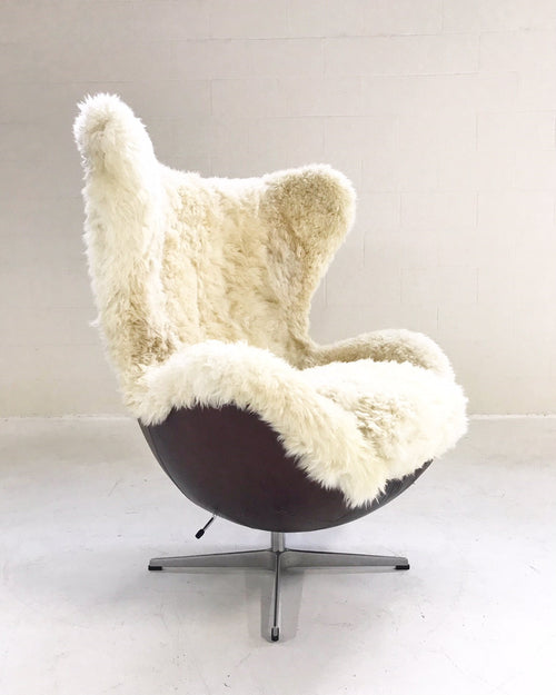 Egg Chair in Brazilian Sheepskin and Leather - FORSYTH