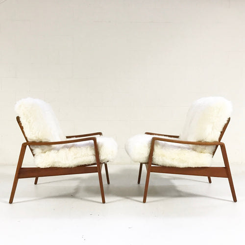 Lounge Chairs in New Zealand Sheepskin, pair - FORSYTH