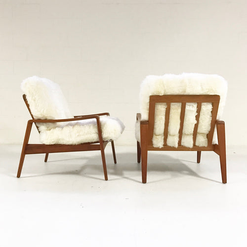 Lounge Chairs in New Zealand Sheepskin, pair - FORSYTH