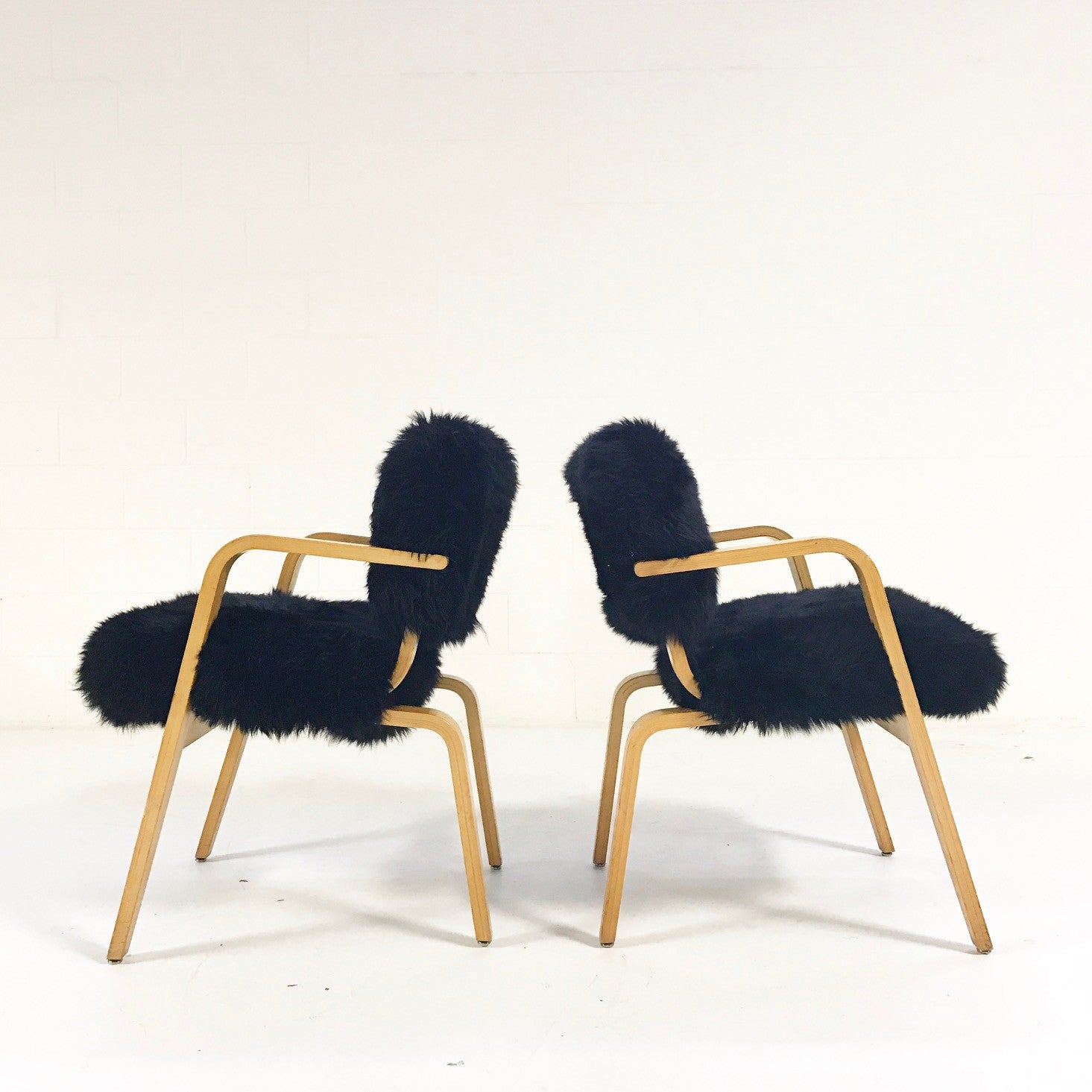 Armchairs in New Zealand Sheepskin, pair - FORSYTH