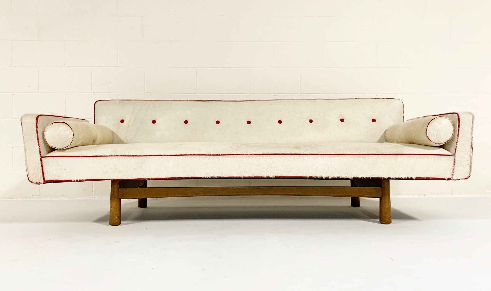 Model 5316 Sofa in Brazilian Cowhide – FORSYTH