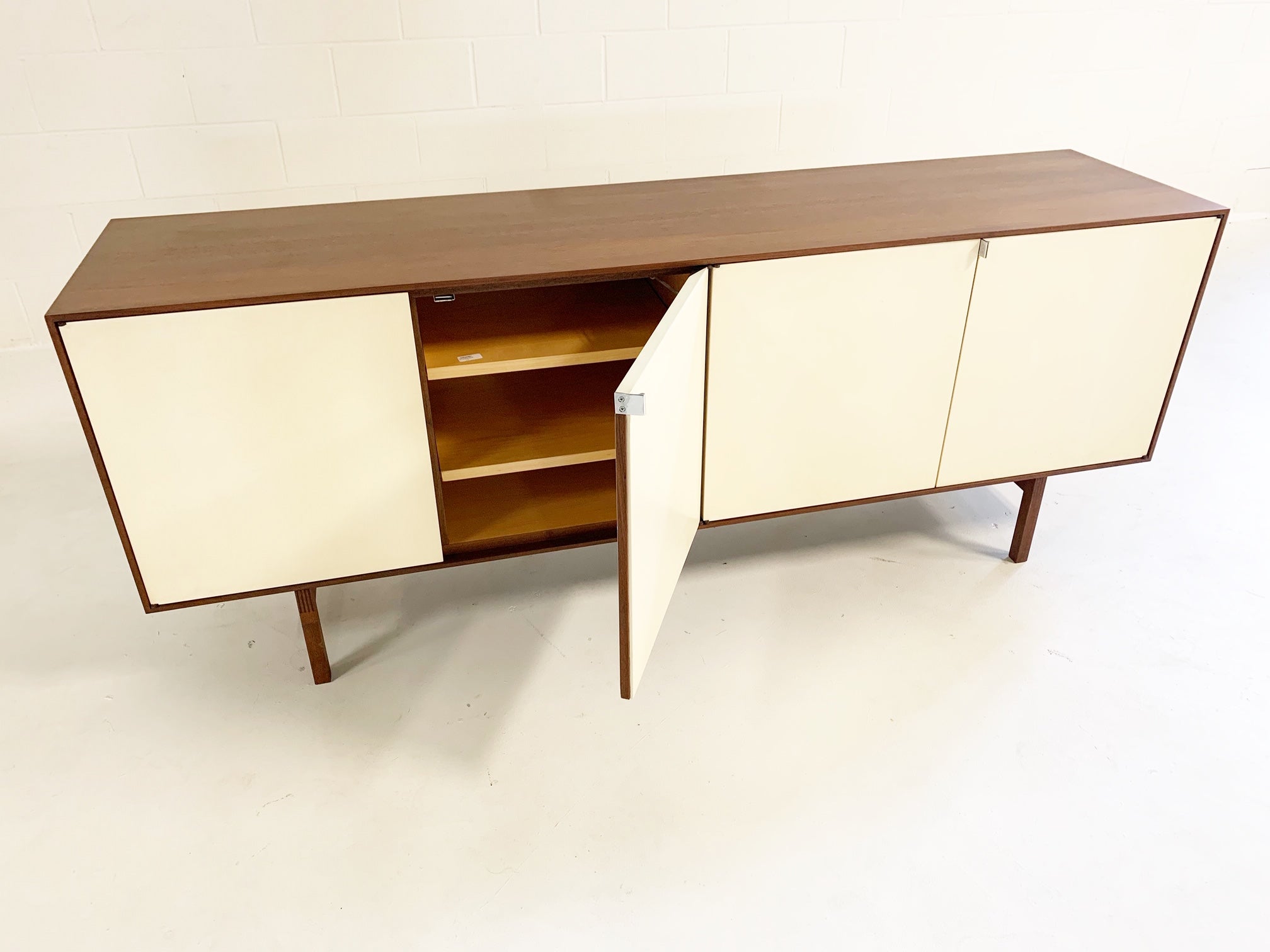 Model 541 Cabinet - FORSYTH