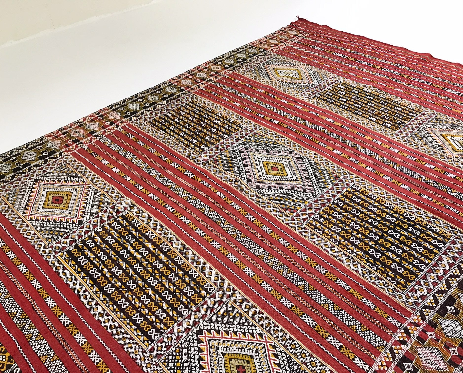 Handmade Kilim Rug from Morocco - 11.5 x 7.5 FT - FORSYTH