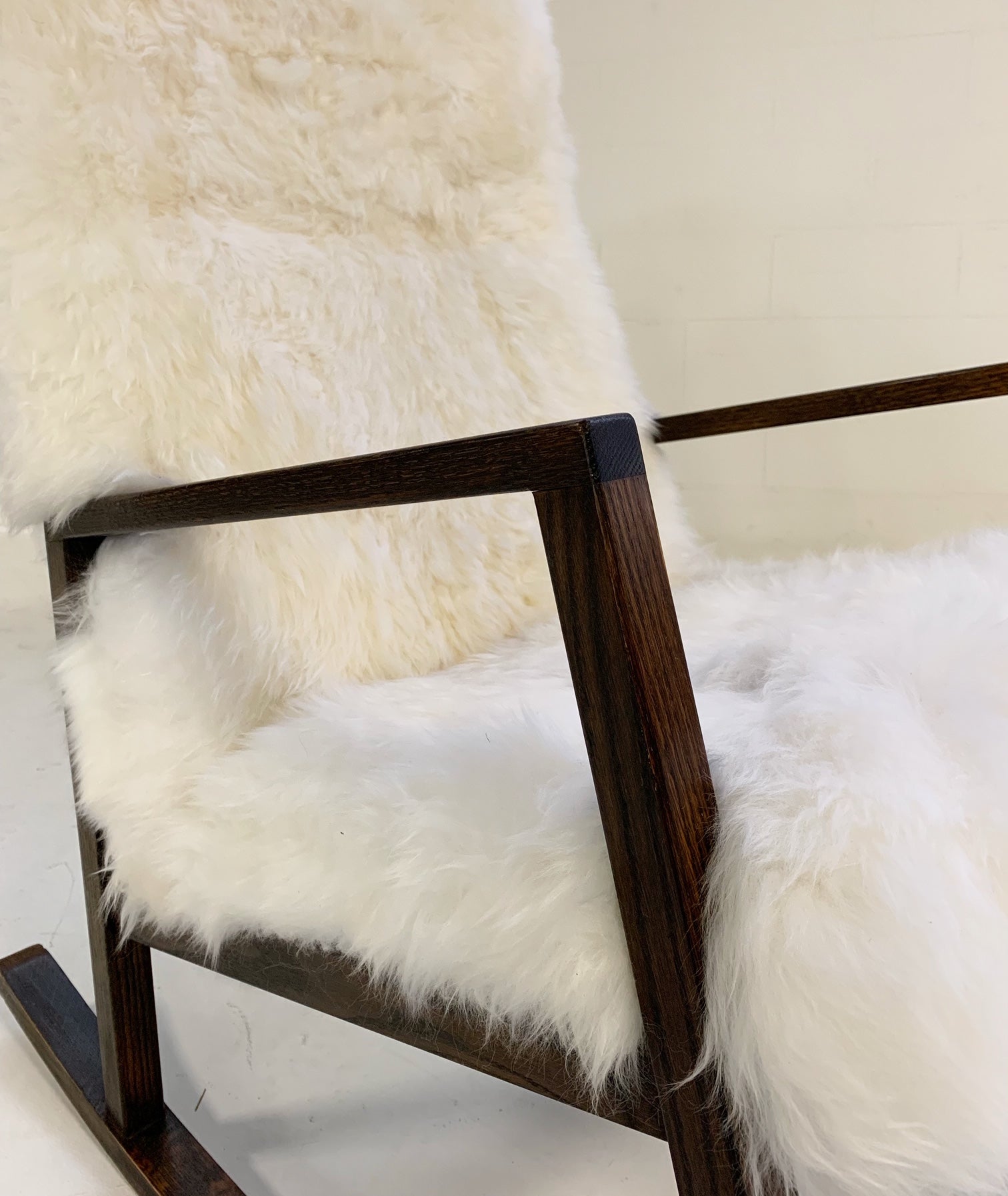 Rocking Chair in Brazilian Sheepskin - FORSYTH