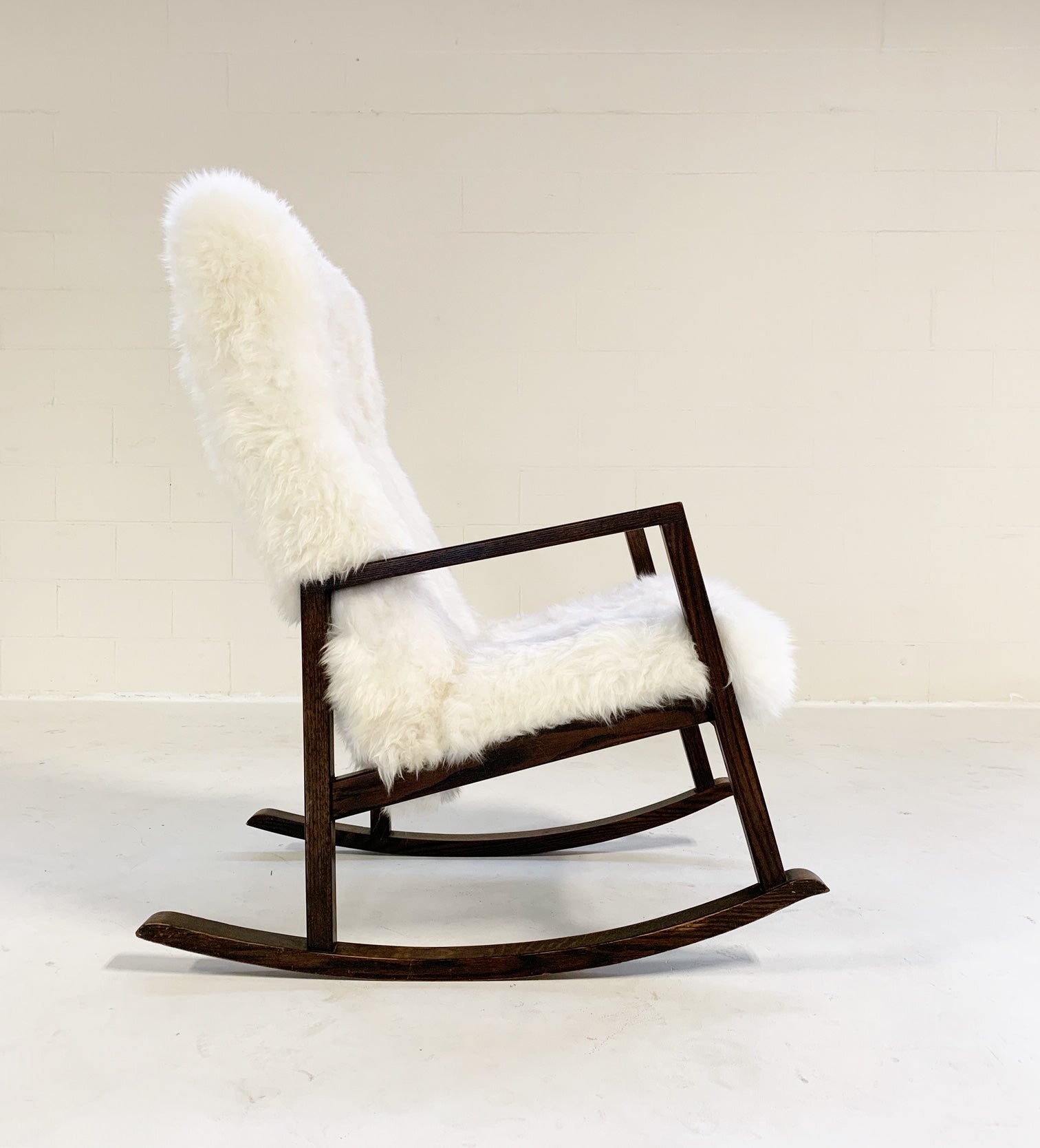 Rocking Chair in Brazilian Sheepskin - FORSYTH