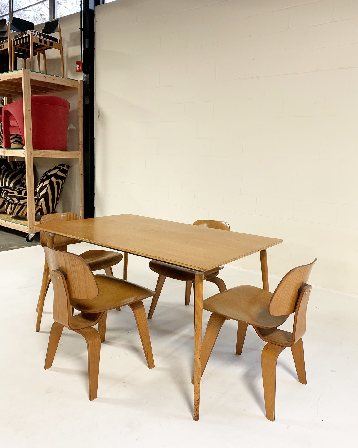 DTW-3 Table and DCW Dining Chairs, set of 4 - FORSYTH