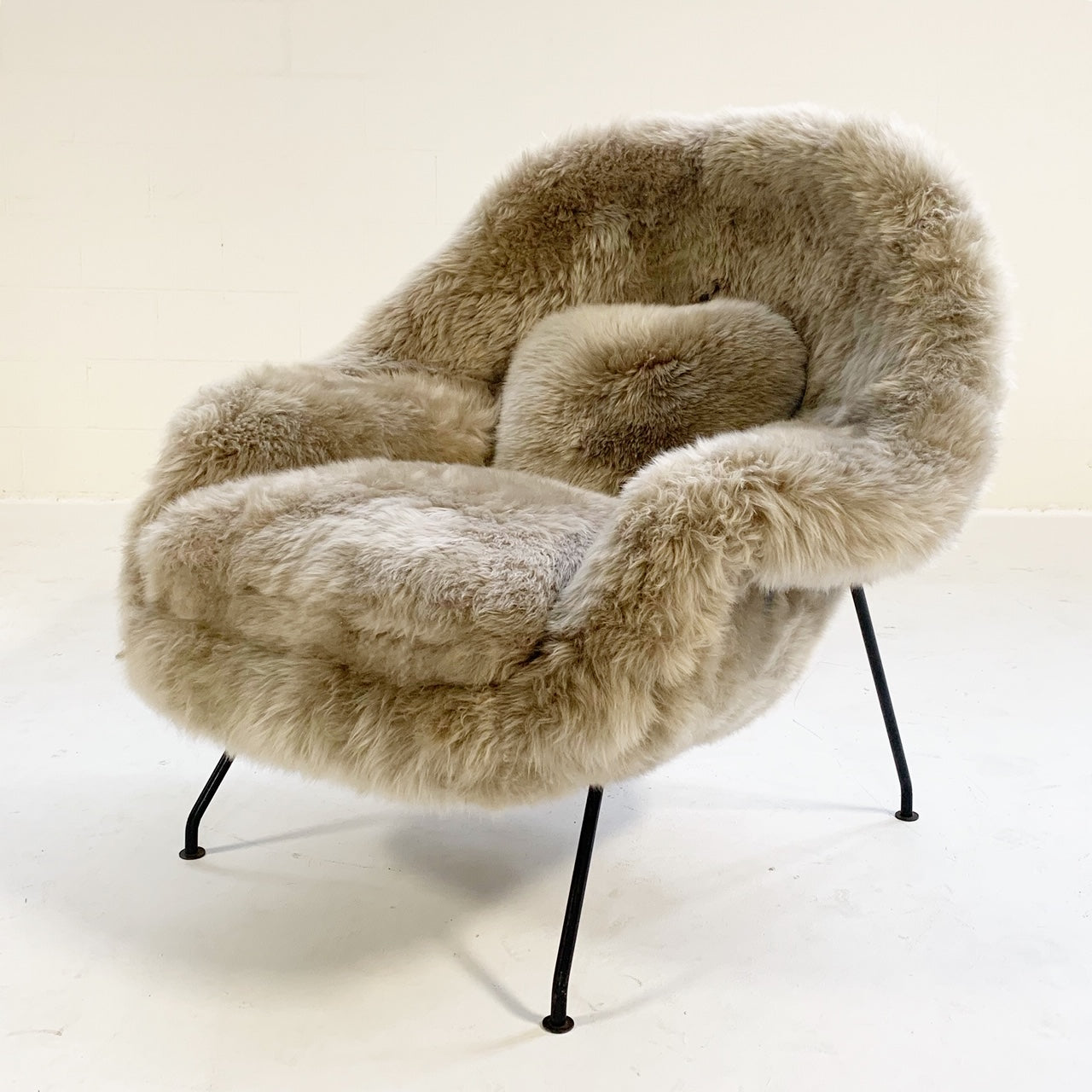 Womb Chair in New Zealand Sheepskin - FORSYTH