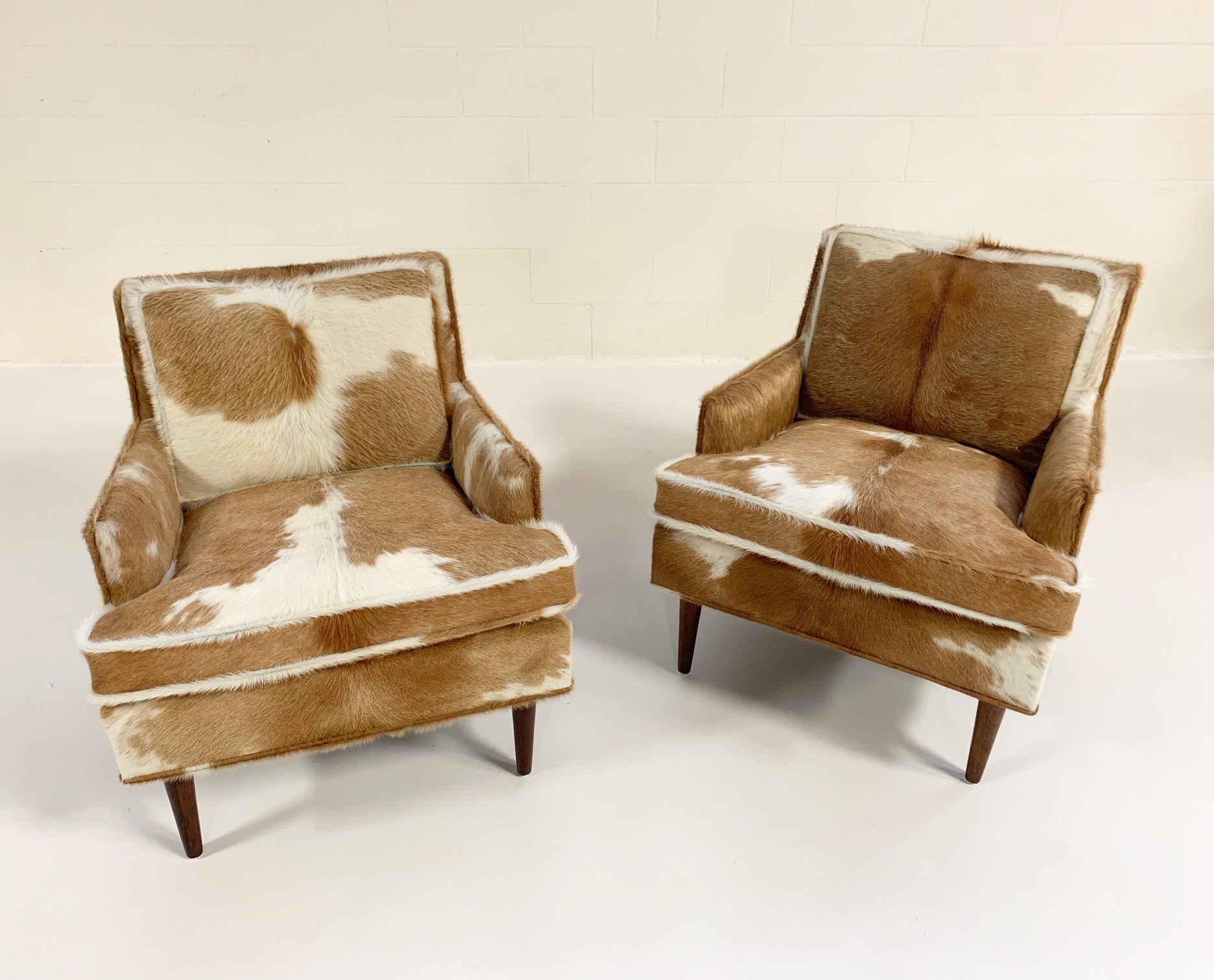 Lounge Chairs in Brazilian Cowhide, pair - FORSYTH