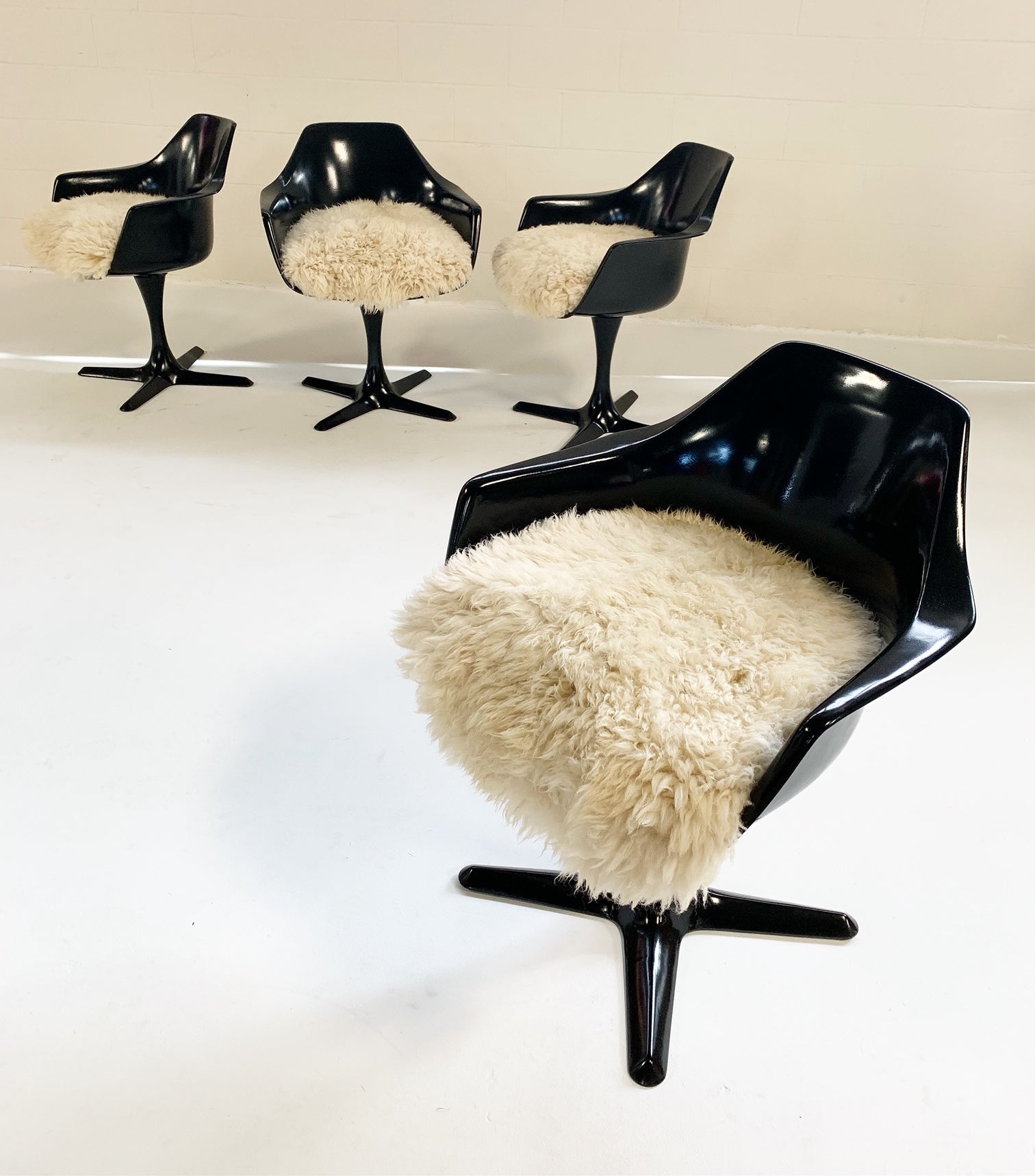 Tulip Armchairs with California Sheepskin Cushions, set of 4 - FORSYTH