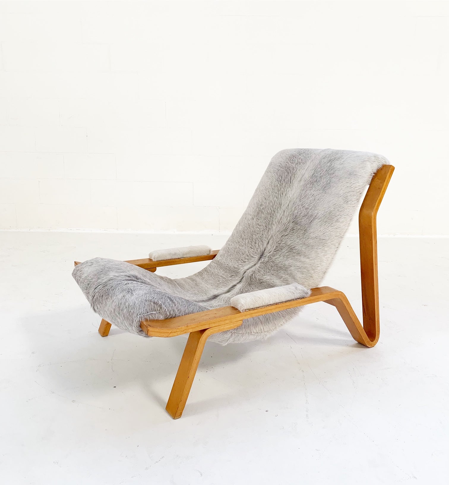 Suspension Chair in Brazilian Cowhide - FORSYTH