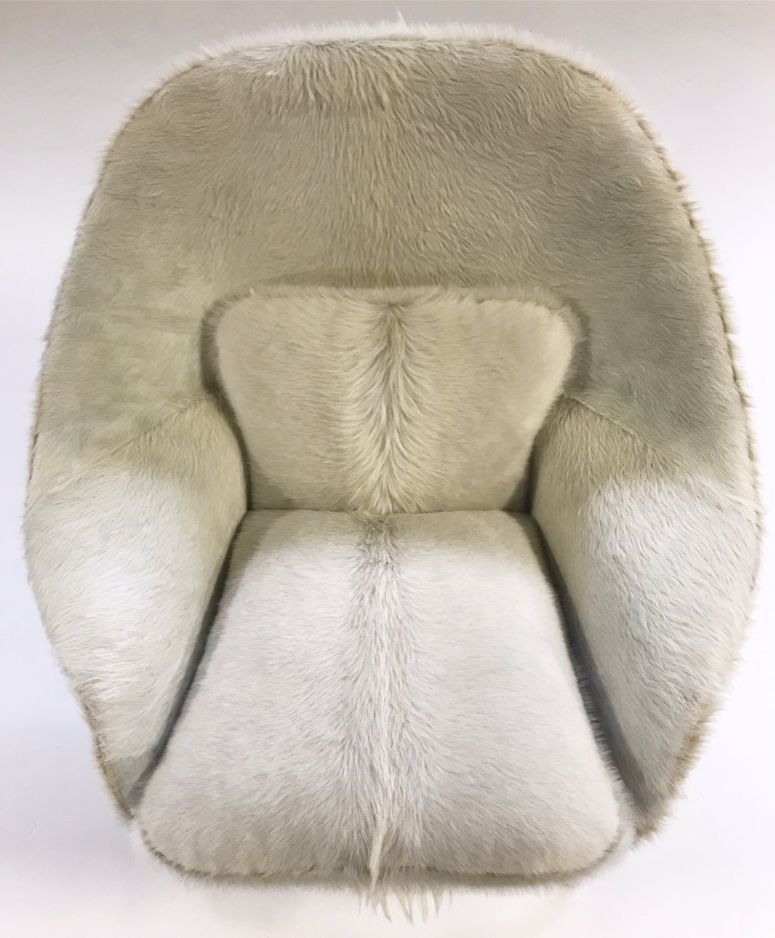 Womb Chair in Brazilian Cowhide - FORSYTH