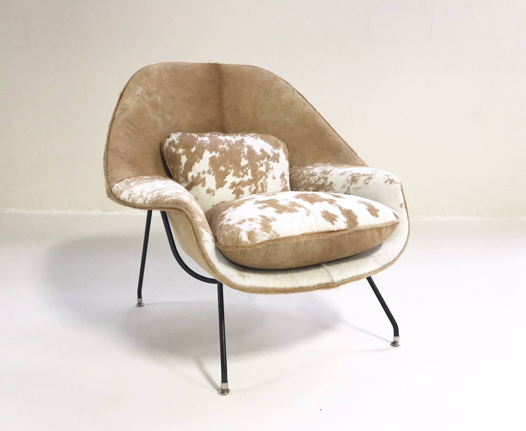 Womb Chair in Brazilian Cowhide - FORSYTH