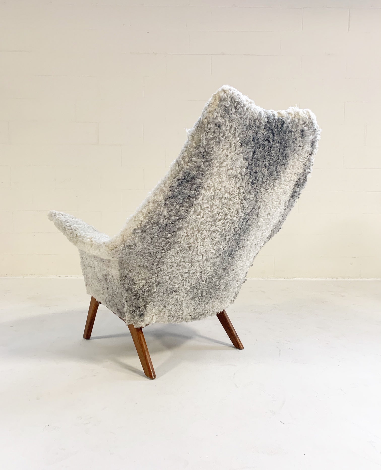 1611 C Lounge Chair in Gotland Sheepskin - FORSYTH