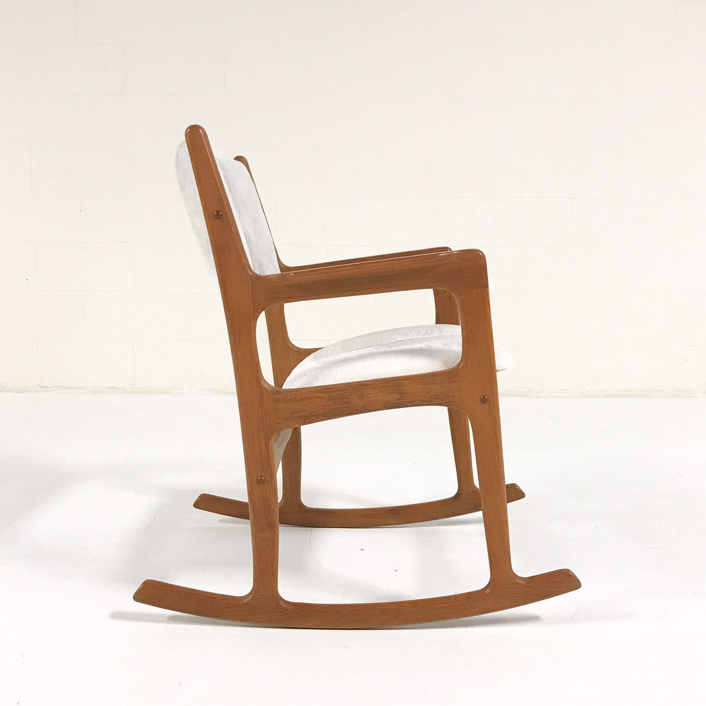 Teak Rocking Chair in Brazilian Calfskin - FORSYTH