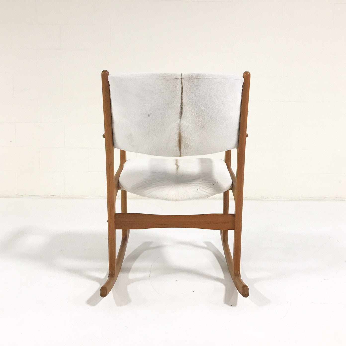 Teak Rocking Chair in Brazilian Calfskin - FORSYTH