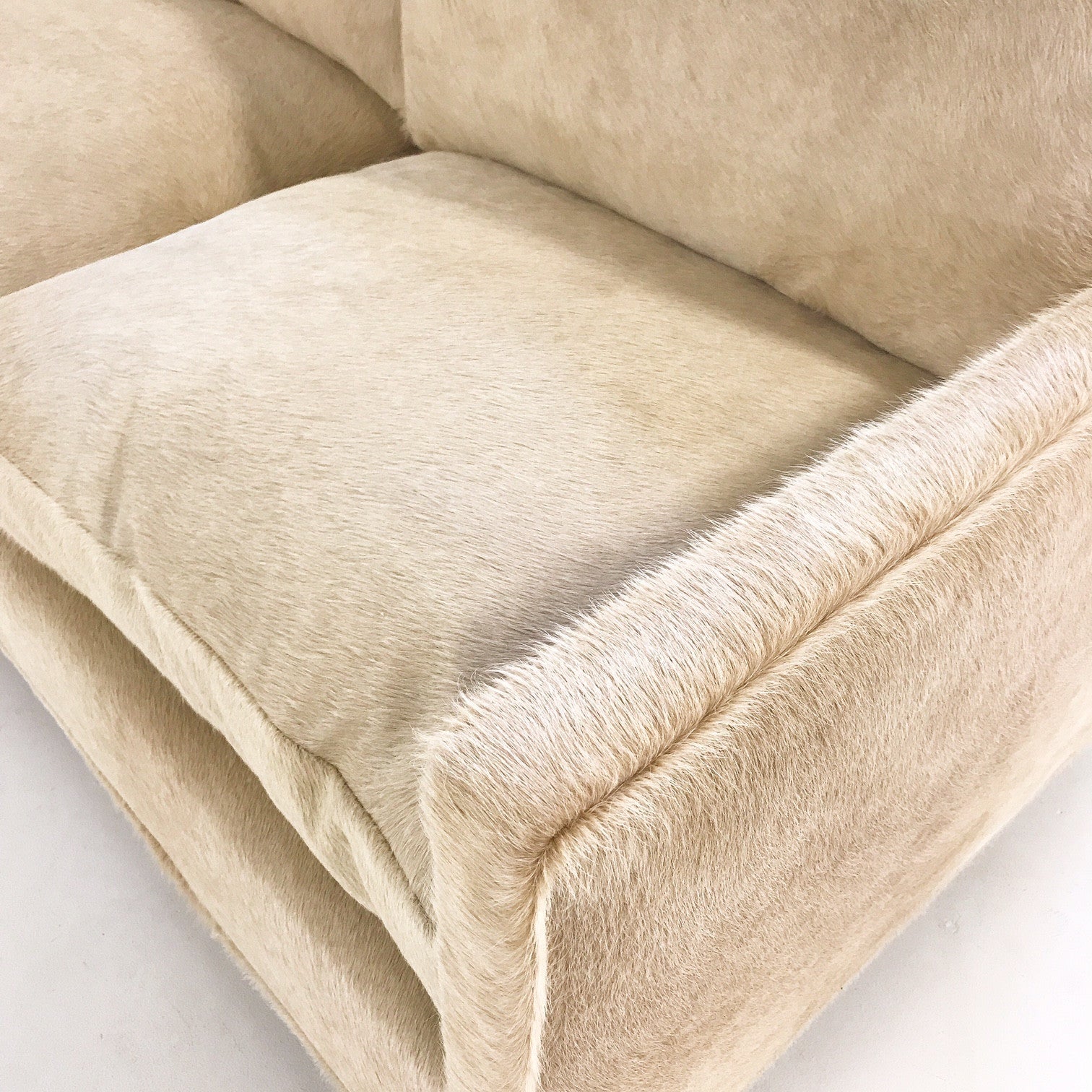 Loveseat in Brazilian Cowhide - FORSYTH