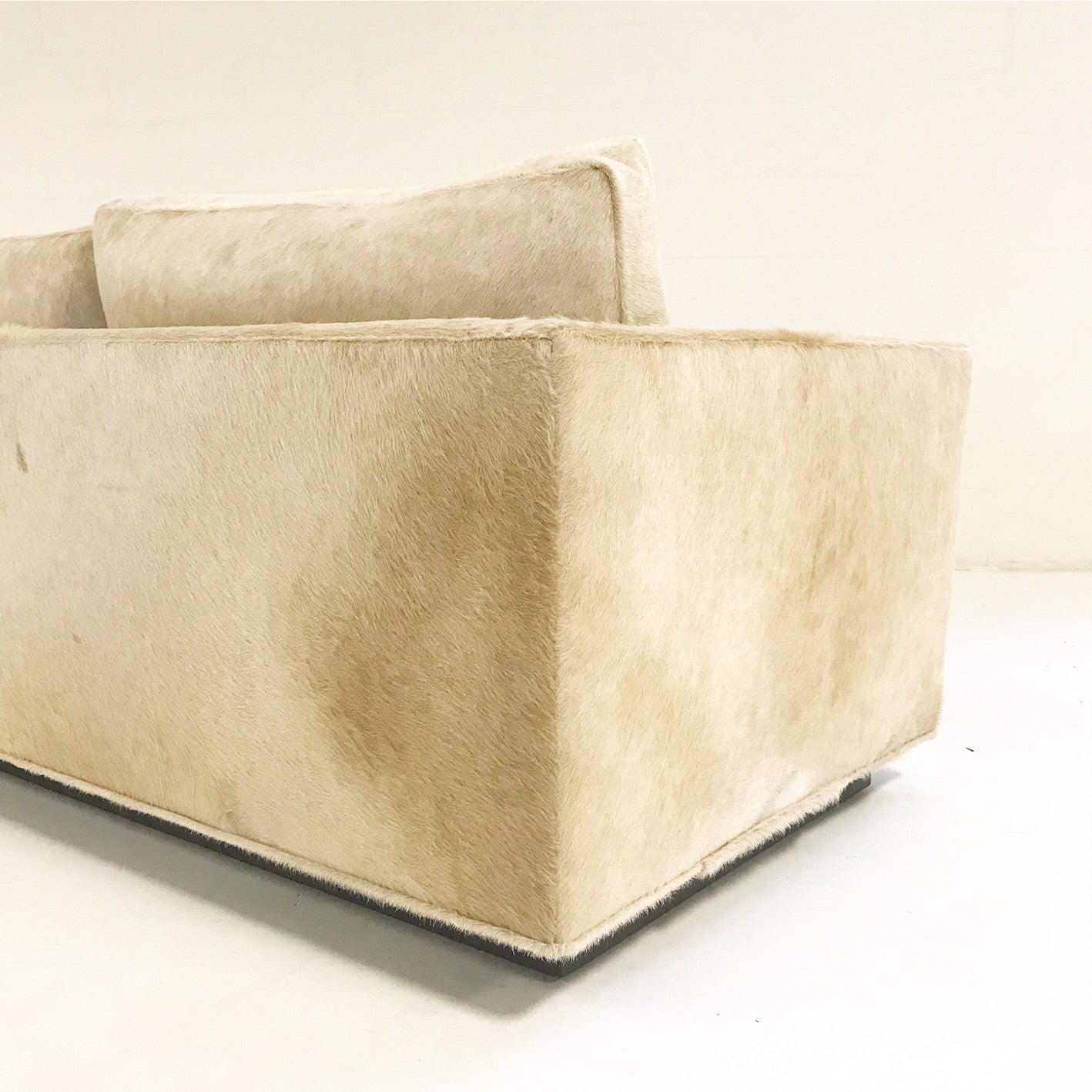 Loveseat in Brazilian Cowhide - FORSYTH