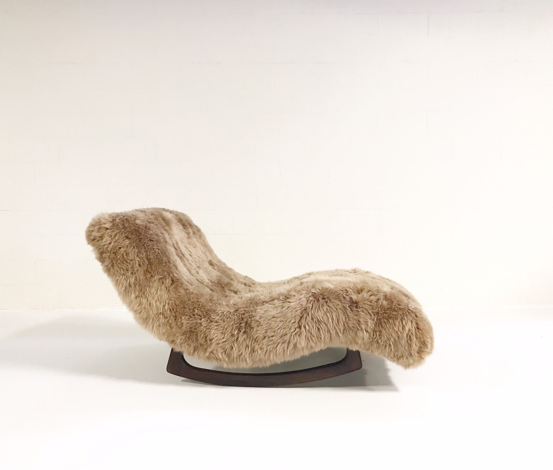 Rocking Wave Chaise Lounge in New Zealand Sheepskin - FORSYTH