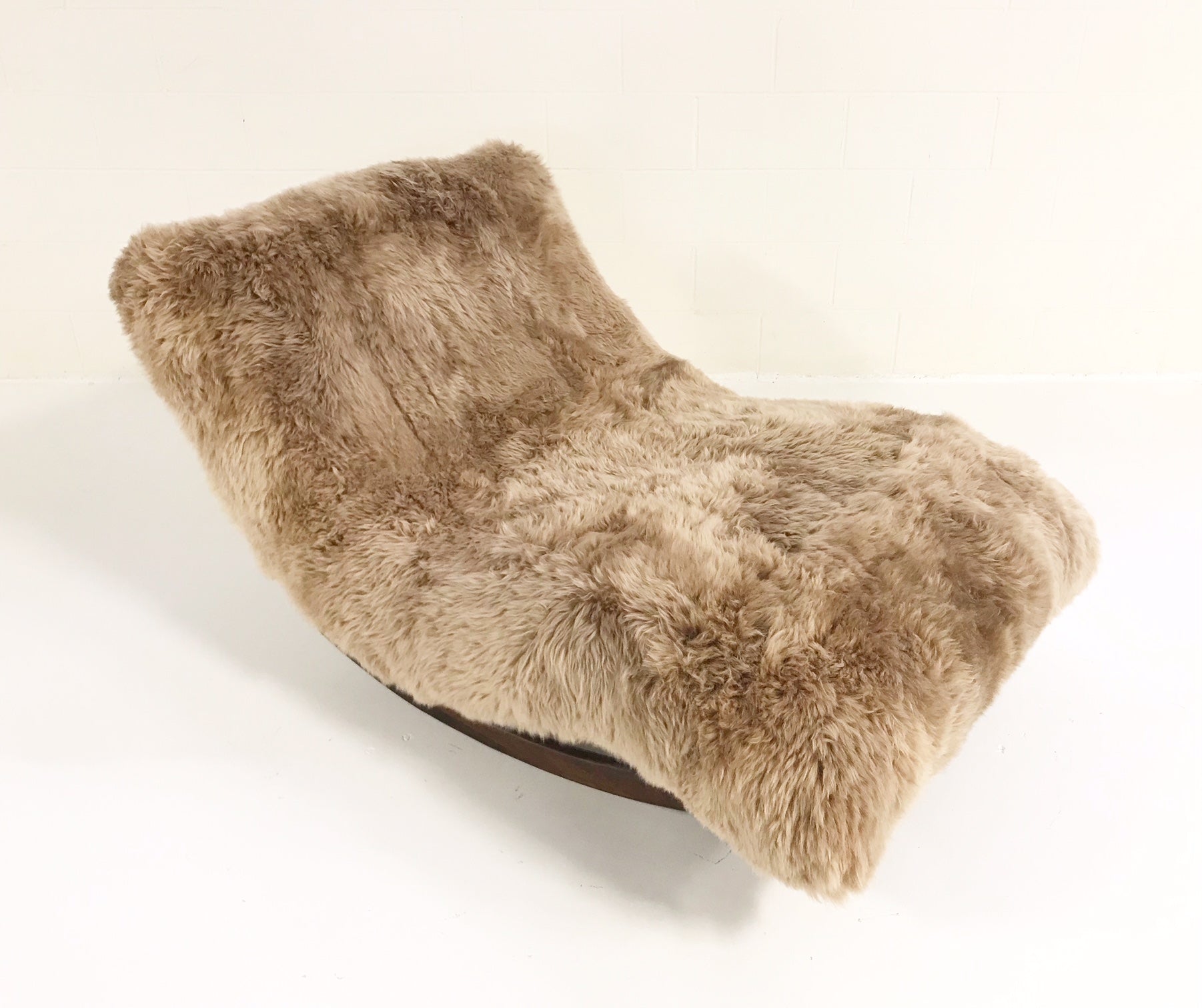 Rocking Wave Chaise Lounge in New Zealand Sheepskin - FORSYTH