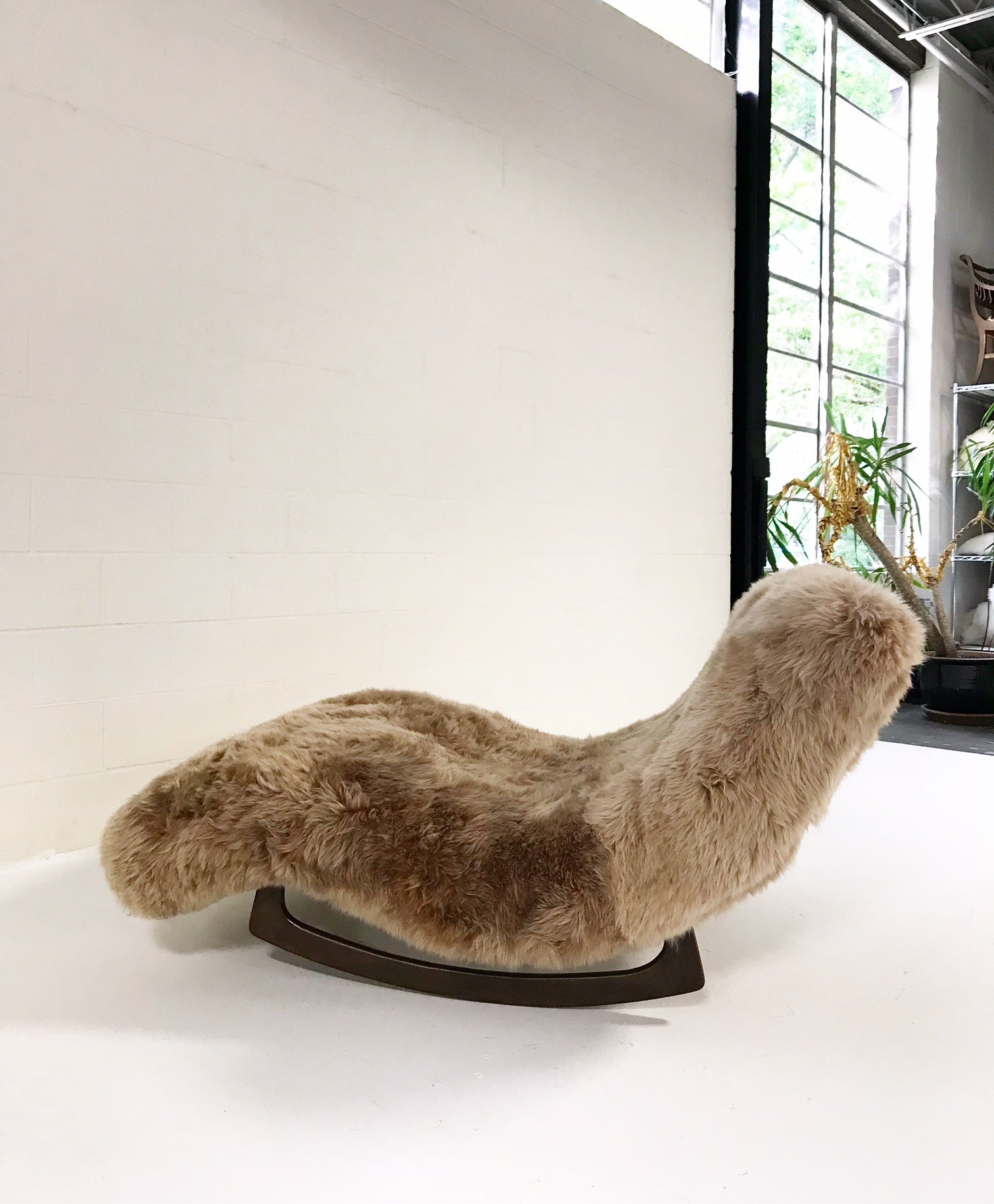 Rocking Wave Chaise Lounge in New Zealand Sheepskin - FORSYTH