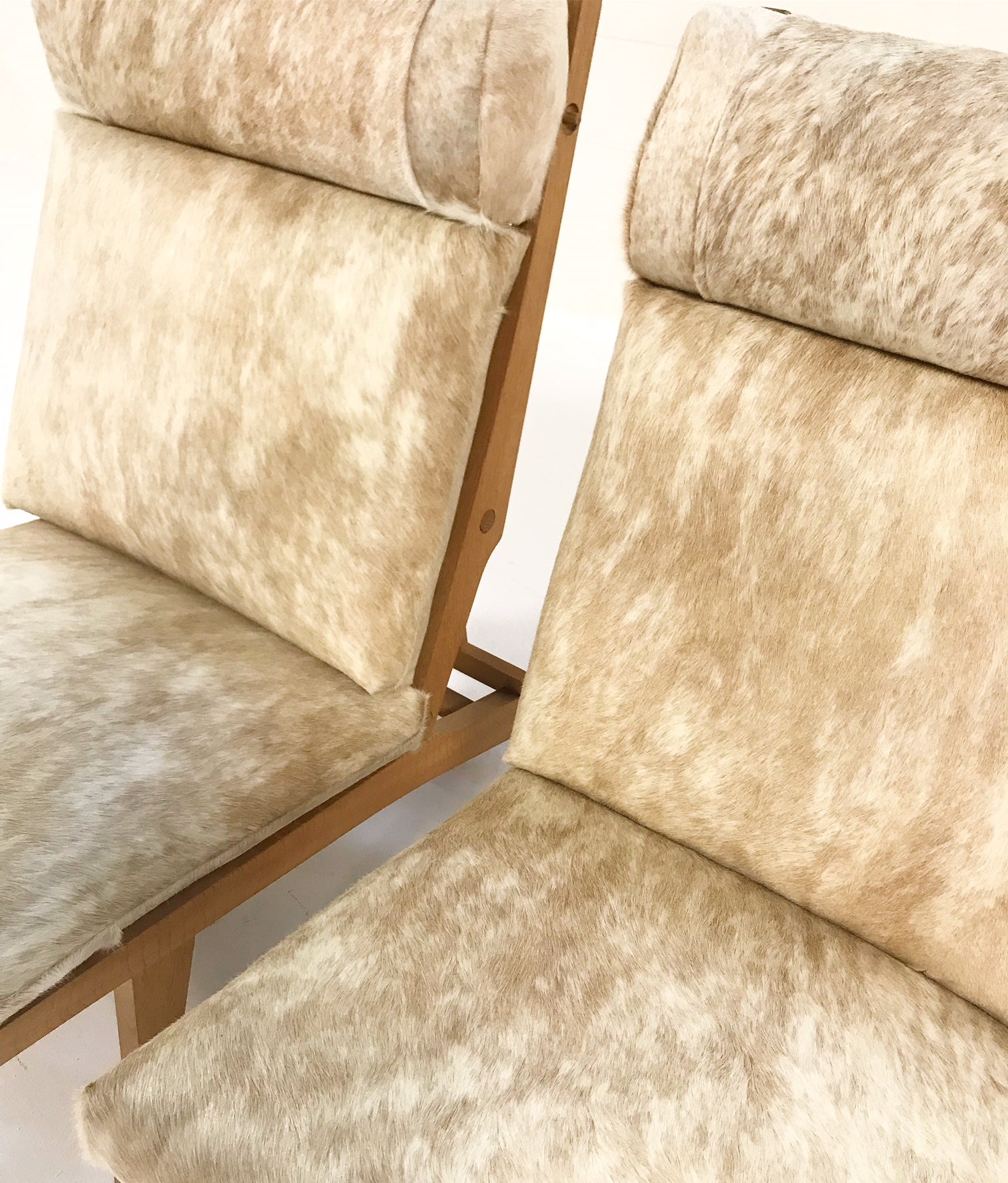 AP71 Lounge Chairs Restored in Brazilian Cowhide, pair - FORSYTH