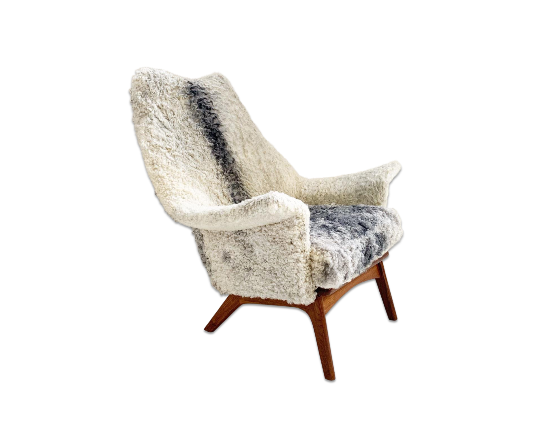 1611 C Lounge Chair in Gotland Sheepskin - FORSYTH