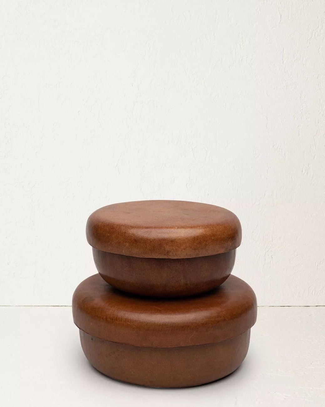 The Box Set in Molded Leather - Cognac