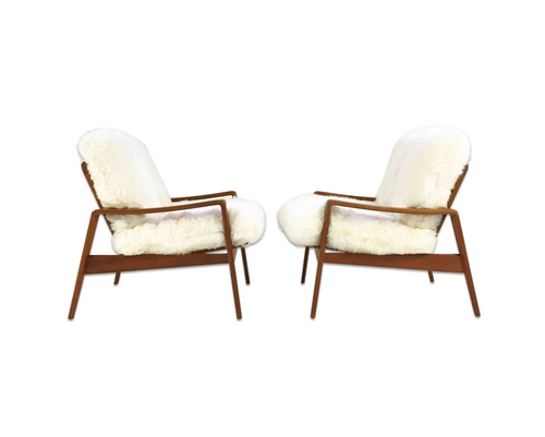 Lounge Chairs in New Zealand Sheepskin, pair - FORSYTH