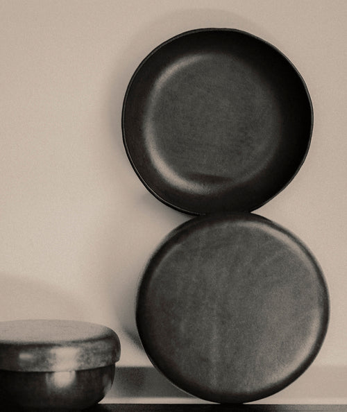 The Tray Set in Molded Leather - Black